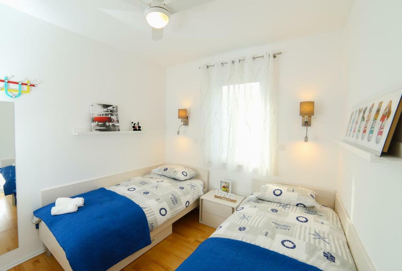 Amazing Luxury 4Star Apartment Laura Supetar Exterior foto