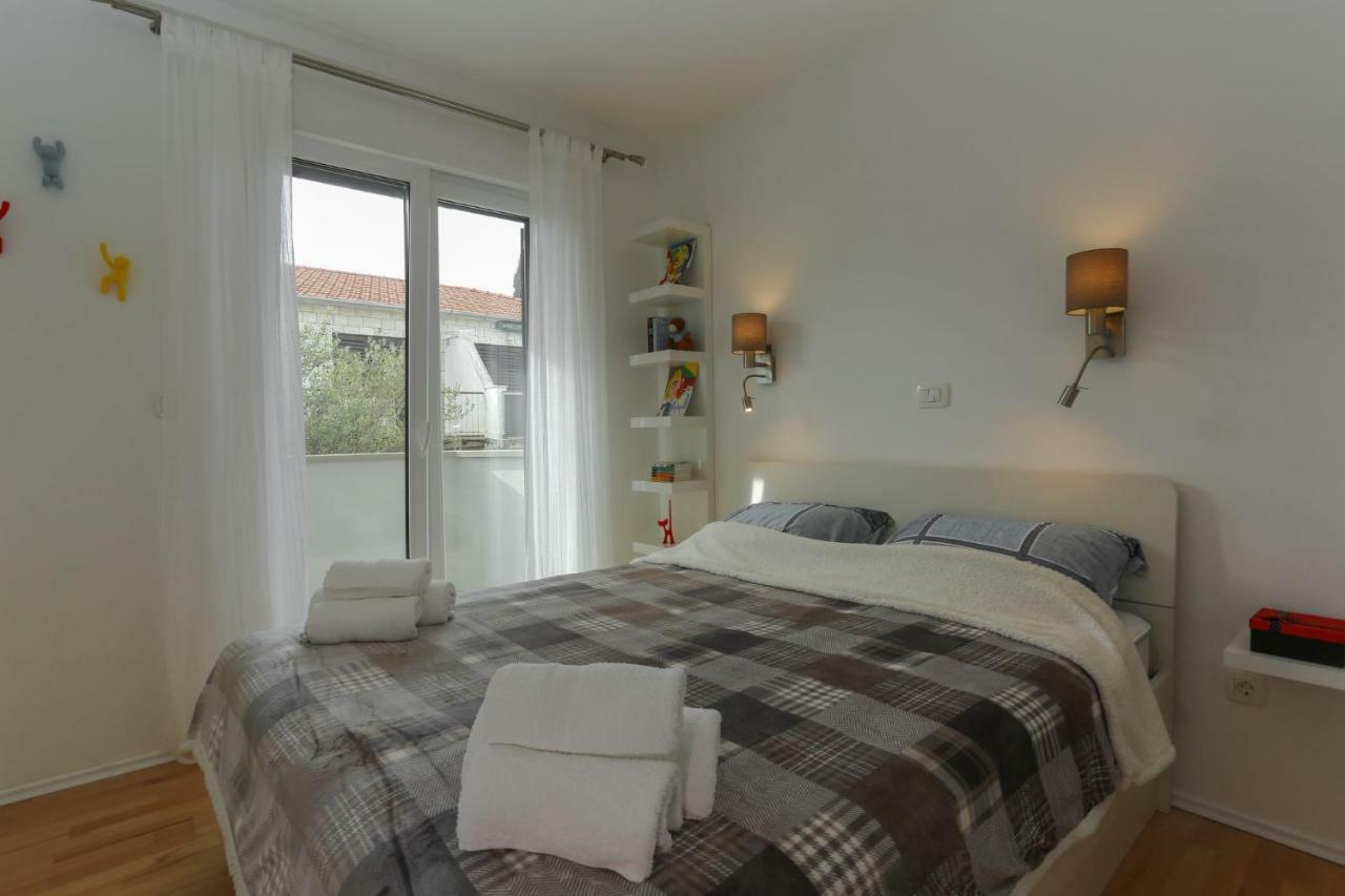 Amazing Luxury 4Star Apartment Laura Supetar Exterior foto