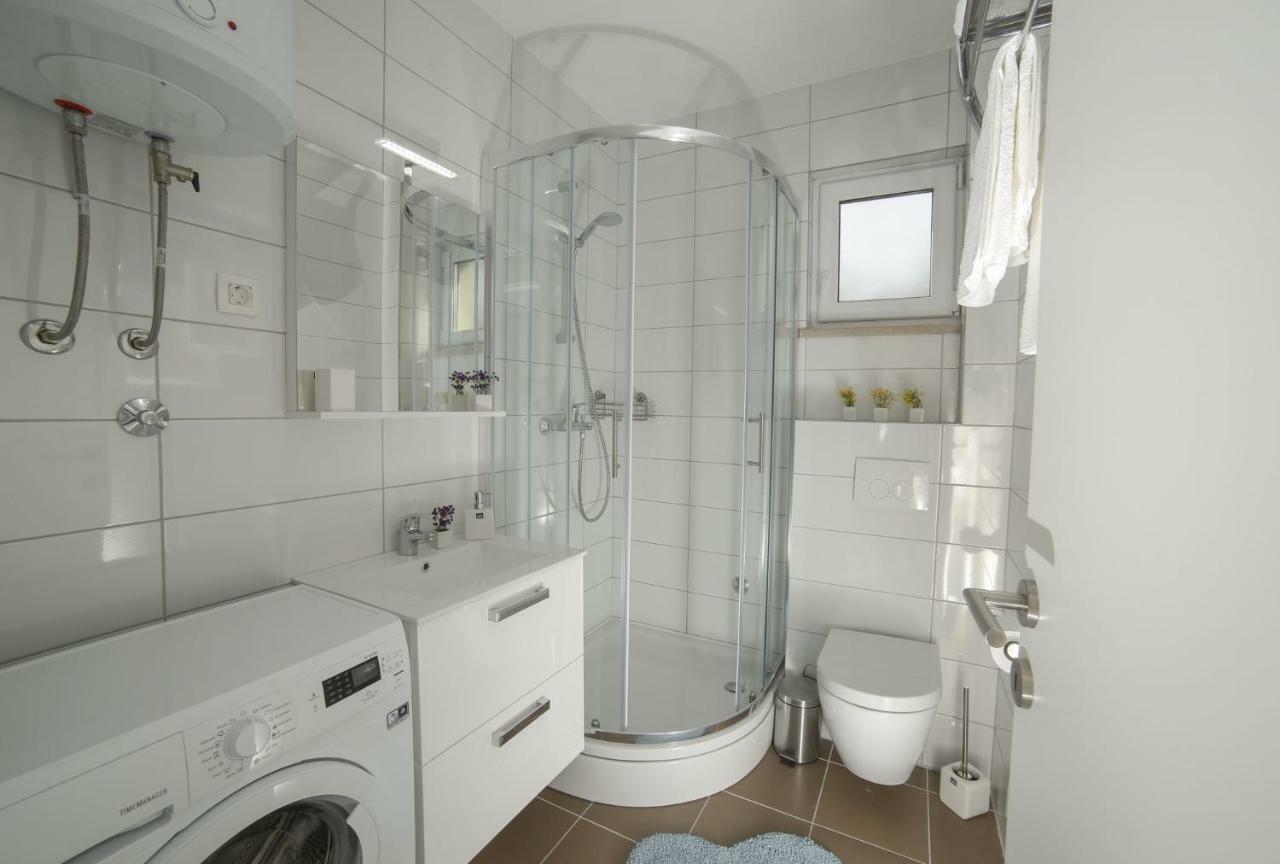 Amazing Luxury 4Star Apartment Laura Supetar Exterior foto